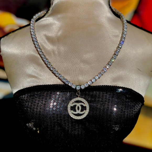 CHANEL INTERLOCKING CC SILVER NECKLACE - Picture 6 of 13